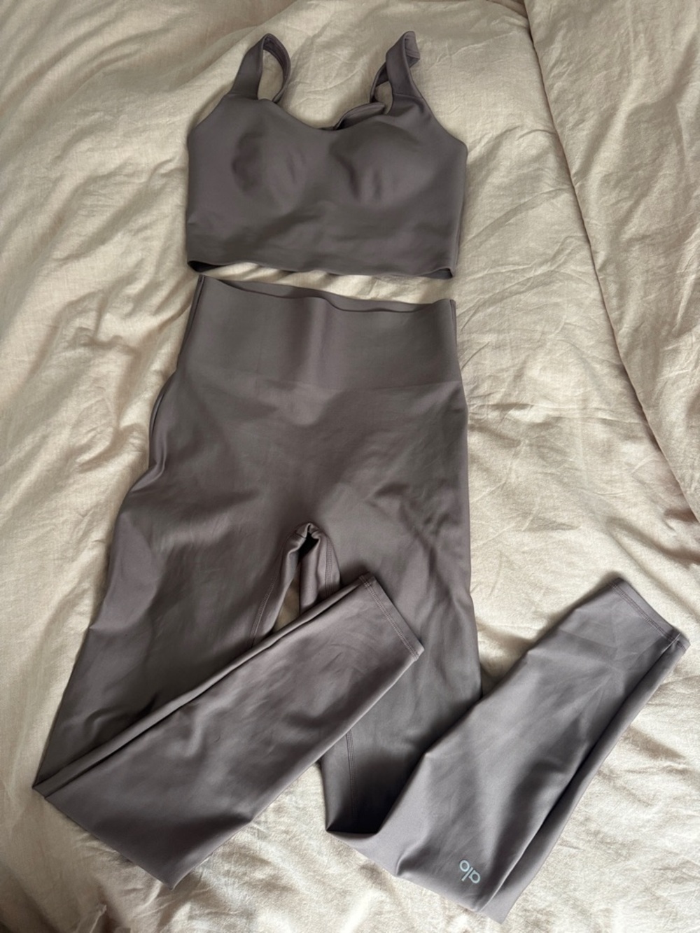 ALO Yoga Two-Piece High-Waist Legging size S and Sports Bra in M Set in Mushroo